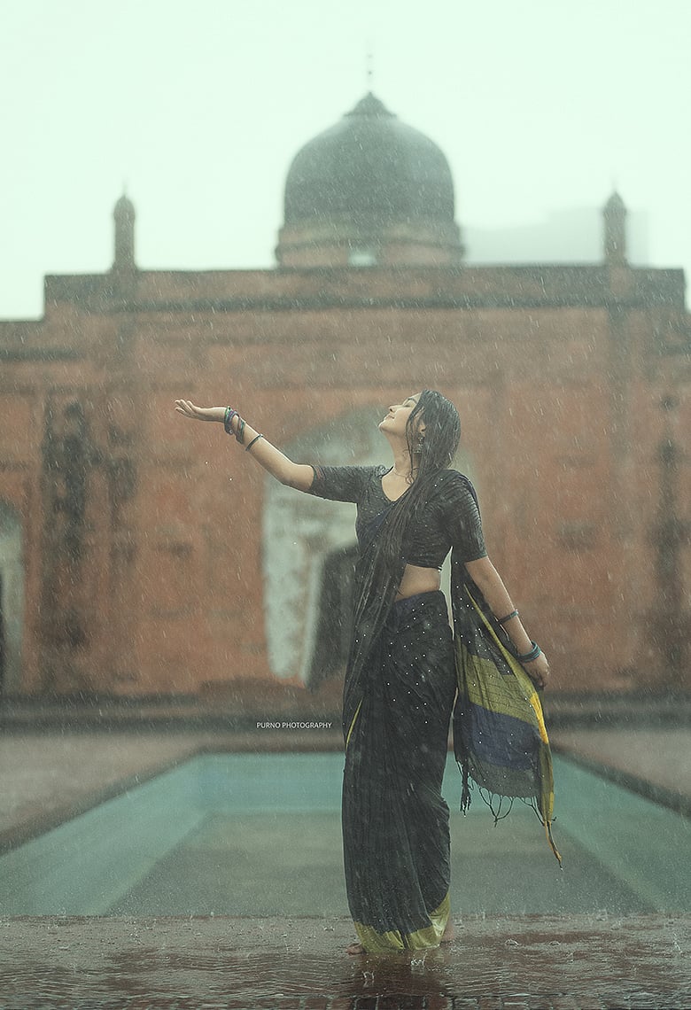 দেখে নিন বৃষ্টিভেজা দিনের যত চিরচেনা ছবি
