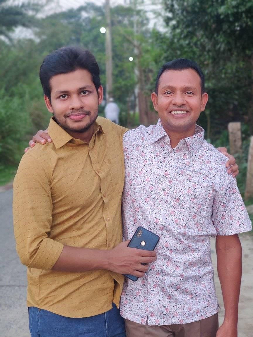 বাবার সঙ্গে লেখক