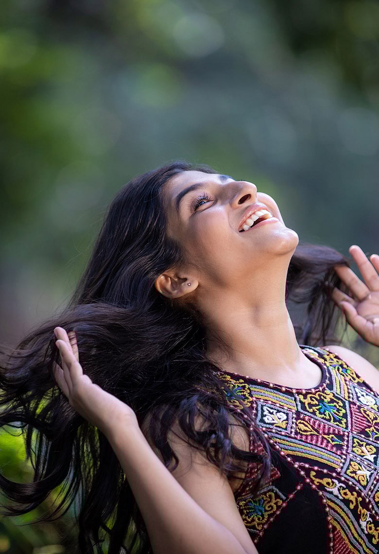 বৃষ্টিভেজা চুলের যত্ন কীভাবে নেবেন