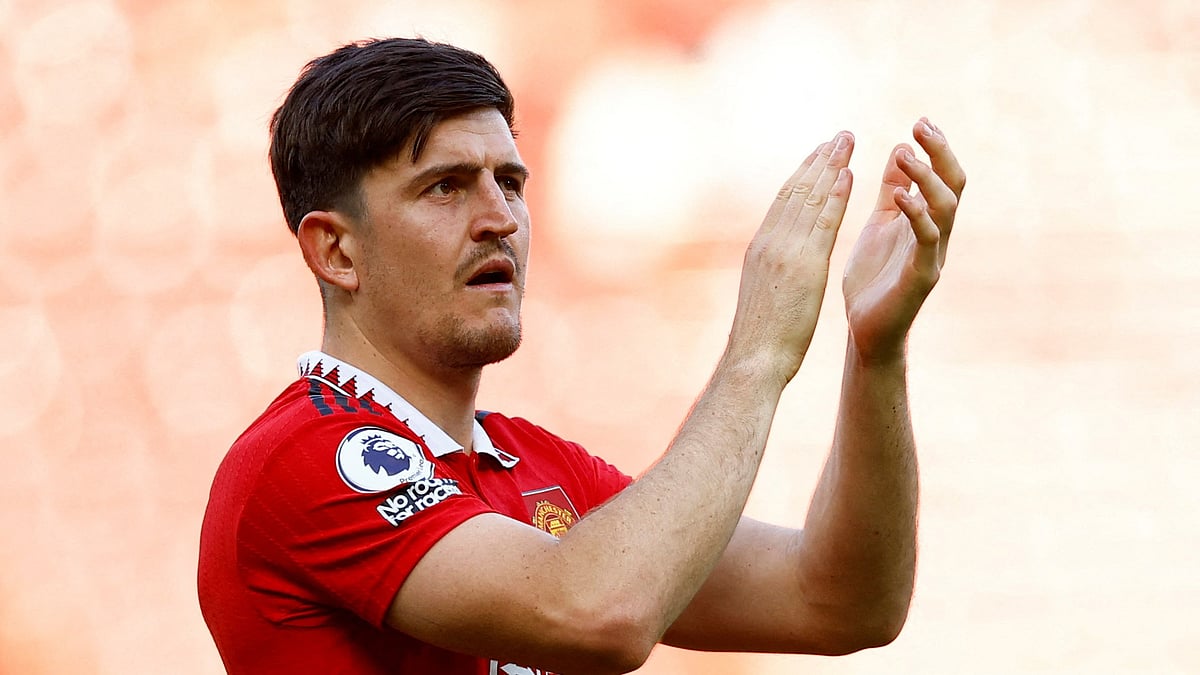 মারামারি ও ঘুষ দেওয়ার অভিযোগে ম্যাগুয়ারের ১৫ মাসের কারাদণ্ড