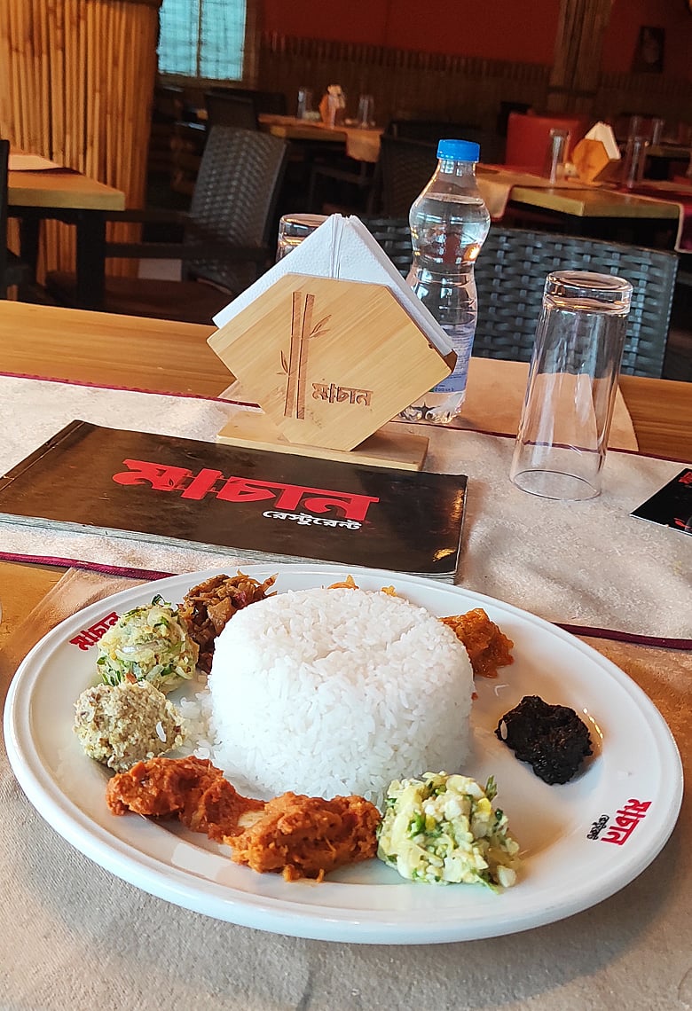 মাচানে চলছে ভরপুর ভর্তা উৎসব