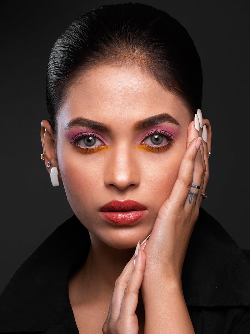 ৫ ধাপে মেকআপ দীর্ঘস্থায়ী করার টিকটক হ্যাক