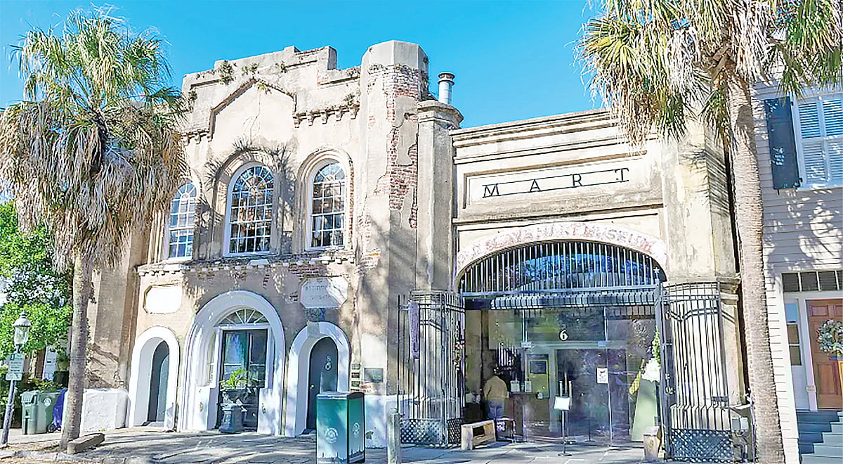 আফ্রিকা থেকে যত মুক্ত মানুষকে দাস বানিয়ে আনা হতো, তাদের অর্ধেকই আসত চার্লসটন বন্দর দিয়ে