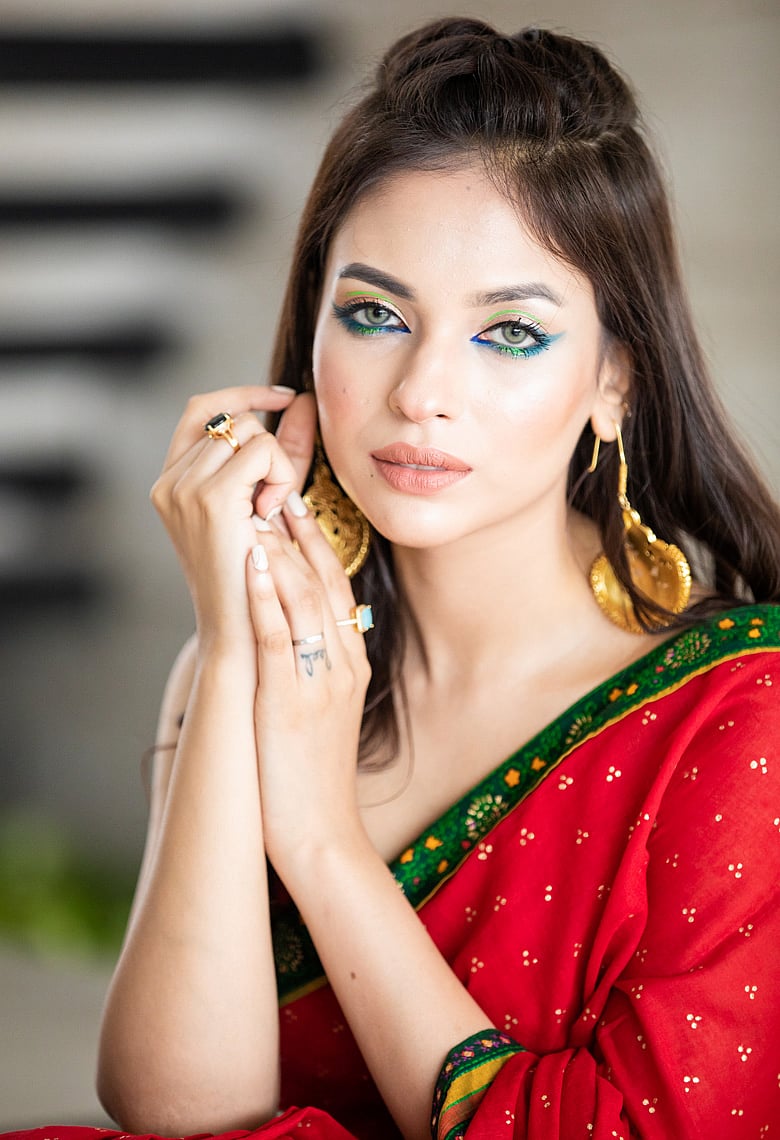 আইলাইনার দেওয়ার সময় ঝক্কি এড়াতে সহজ ৫ টিপস