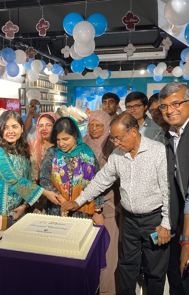 বাসাবোয় লা ডেলিশিয়ার নতুন আউটলেট