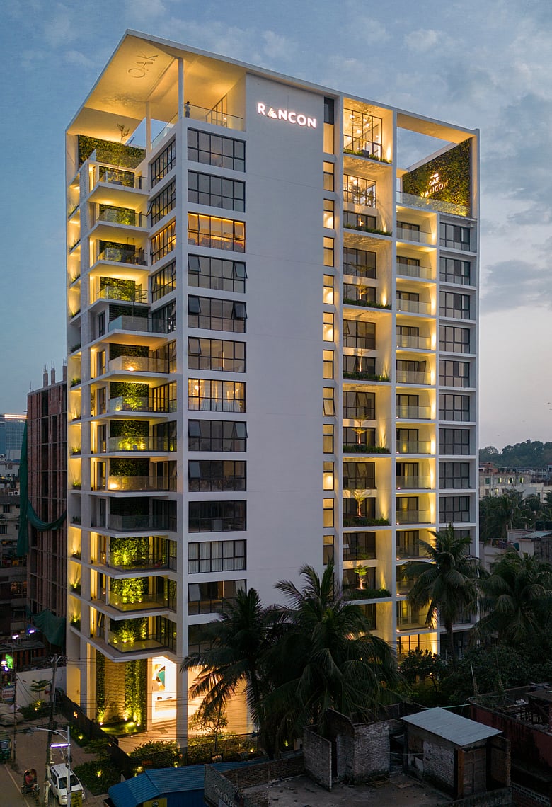 আলোঝলমলে চট্টগ্রামের লাইটহাউস