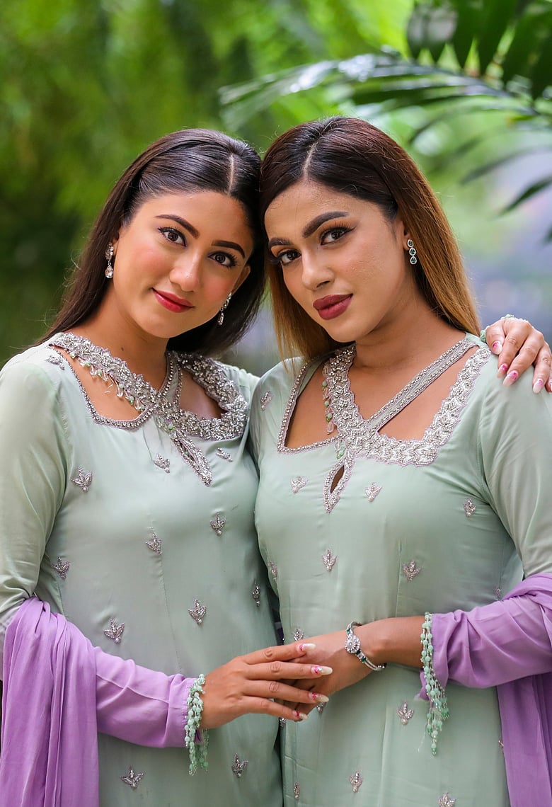 সাফা-সাগুফতা জুটির ফ্যাশনেবল বন্ধুত্ব