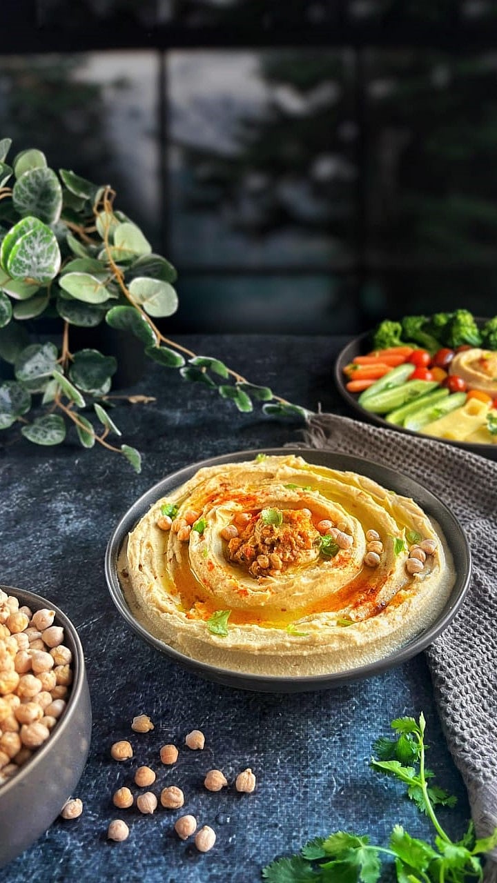 বিকেলের নাশতায় স্বাস্থ্যকর প্রোটিন বুস্ট দেবে হুমুস