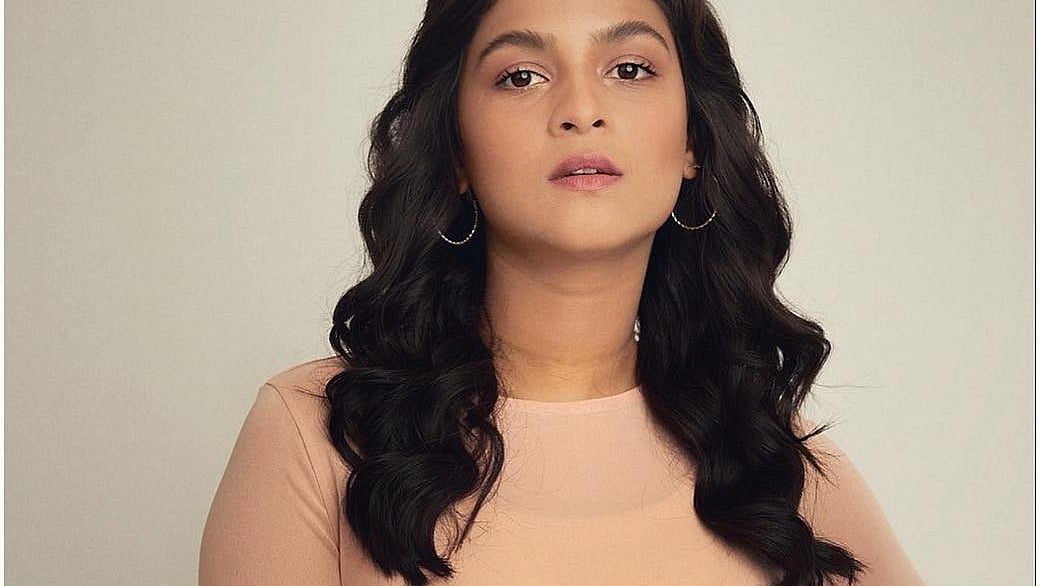 অভিনেত্রীর সৌজন্যে