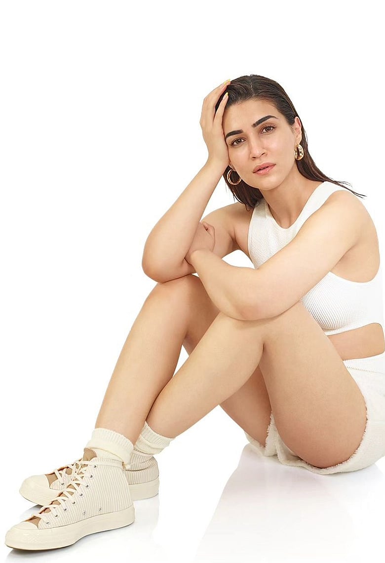 কৃতি শ্যানন ত্বকের যত্নে যা করেন