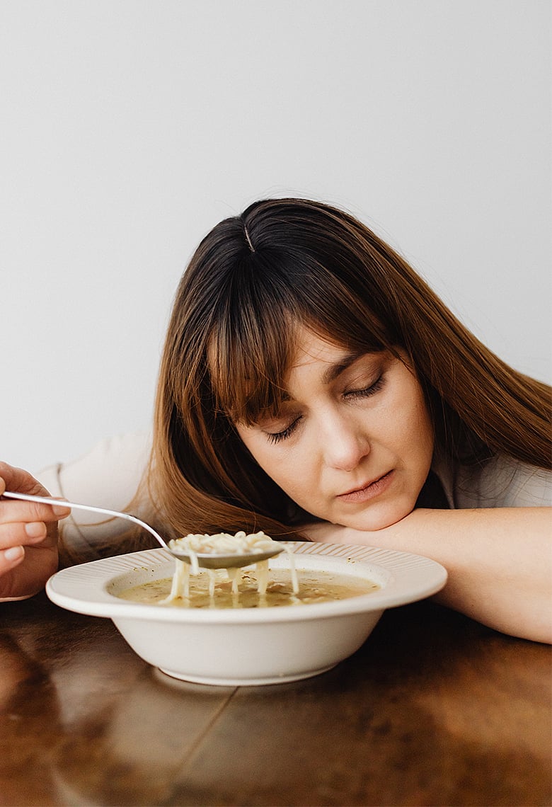 যে কারণে রাতের খাবার খেয়েই ঘুমাতে গেলে ওজন বাড়ে