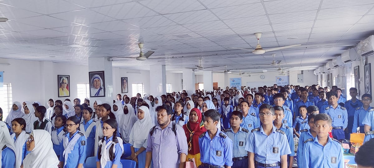 ষষ্ঠ শ্রেণির শিক্ষার্থীদের অনলাইন রেজিস্ট্রেশন, বয়স ৯+