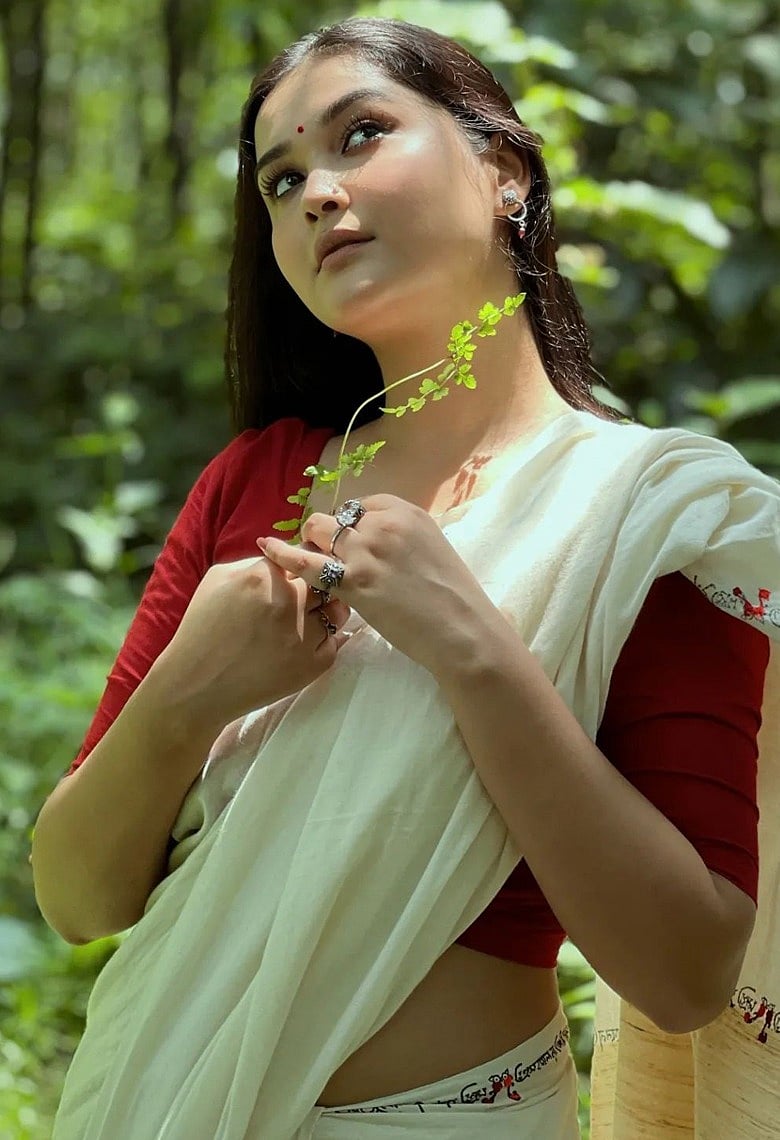 মেকআপ ছাড়াই চেহারায় জেল্লা আনতে হলে মানতে হবে যে ৫ নিয়ম