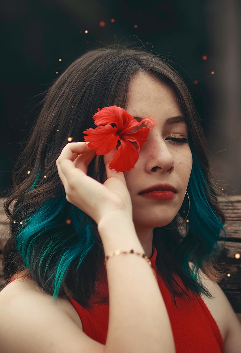 চুলের যত্নে ব্যবহৃত এই চিরচেনা ফুলটি ত্বকের জন্যও সমান উপকারী