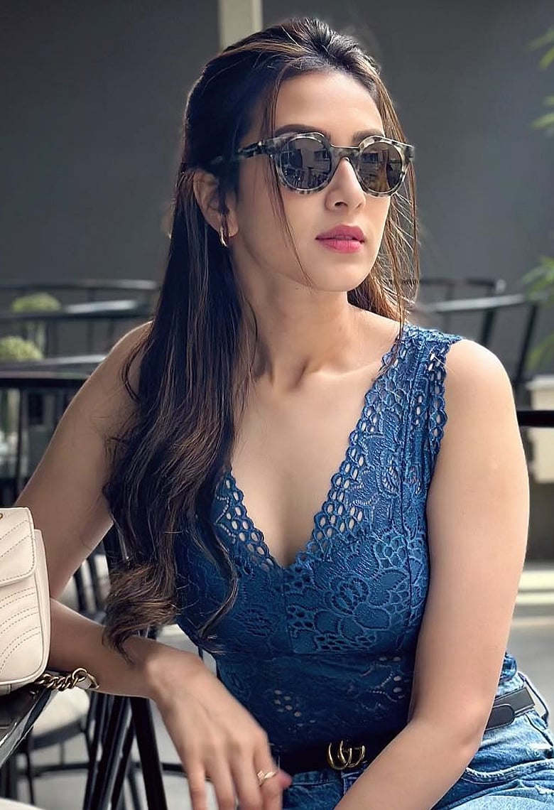 ওয়েস্টার্ন ও এথনিক লুকে মীম ও মেহজাবীন