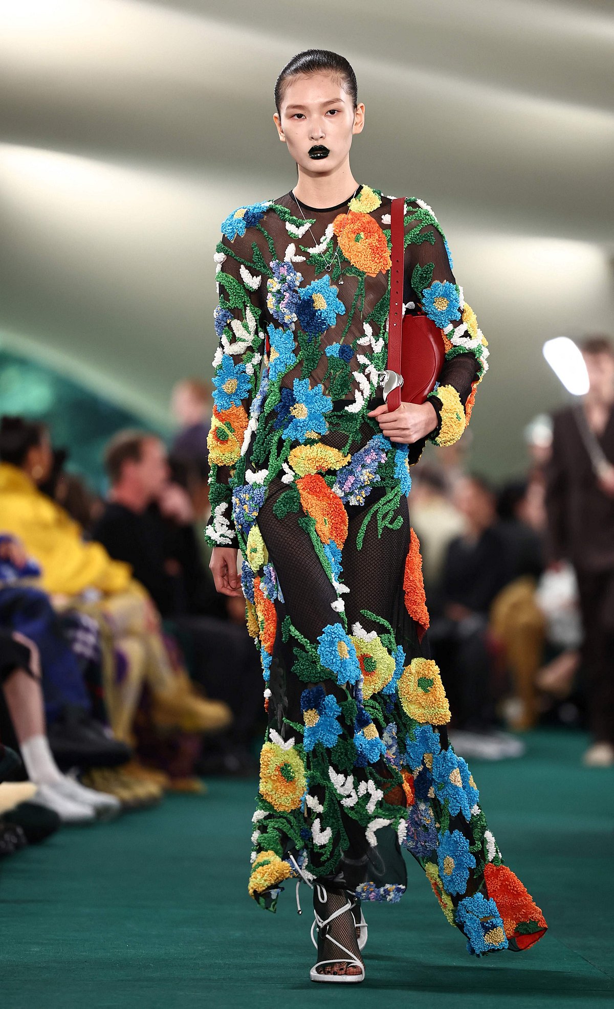 লন্ডন ফ্যাশন উইক স্প্রিং-সামার-২০২৩