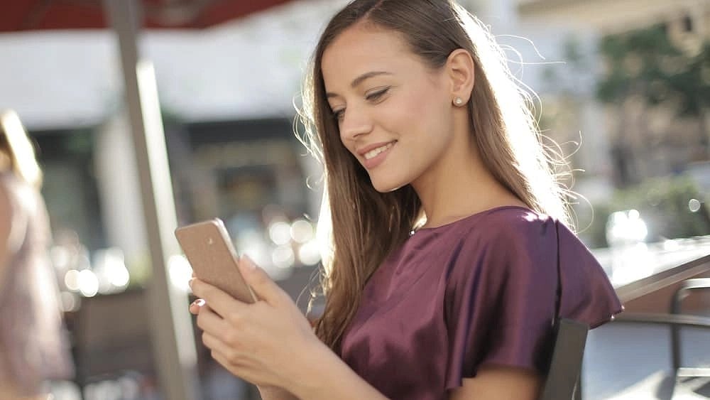 এআই দিয়ে তৈরি নকল কণ্ঠের ফোনকল থেকে নিরাপদ থাকবেন যেভাবে