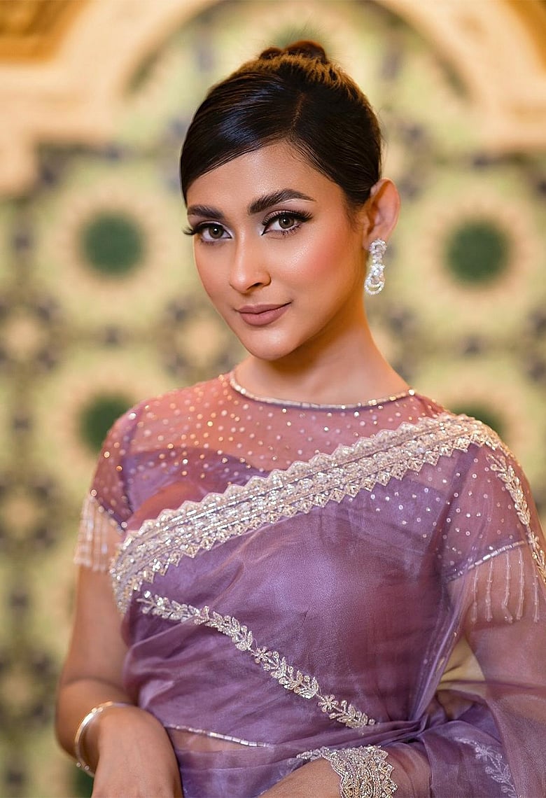 ব্যতিক্রমী মেকওভারে মেহজাবীনের সাবেকি লুক