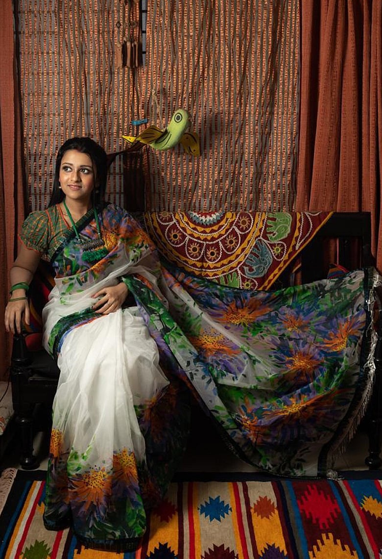 ডলস হাউসের বৈচিত্র্যময় পূজা সংগ্রহ