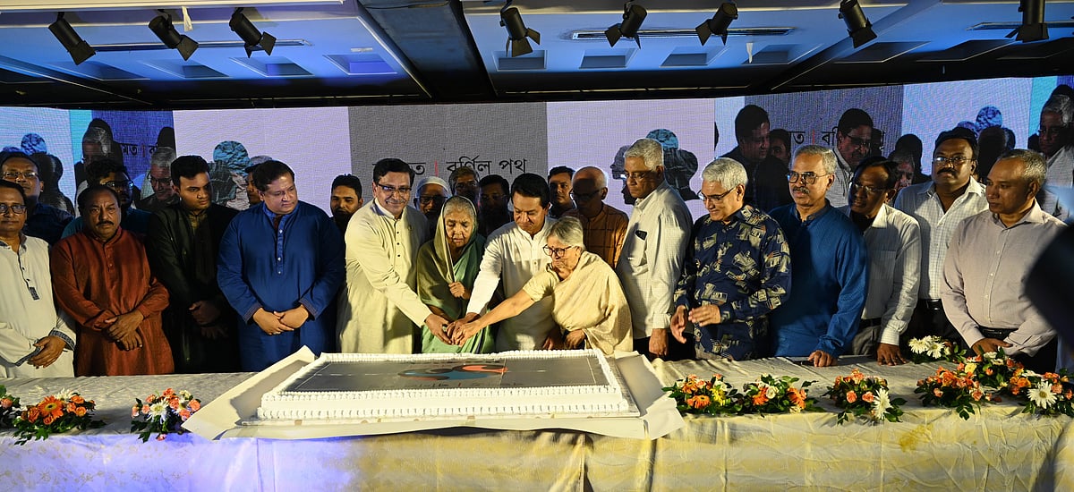 ছবি: সমকালের সৌজন্যে