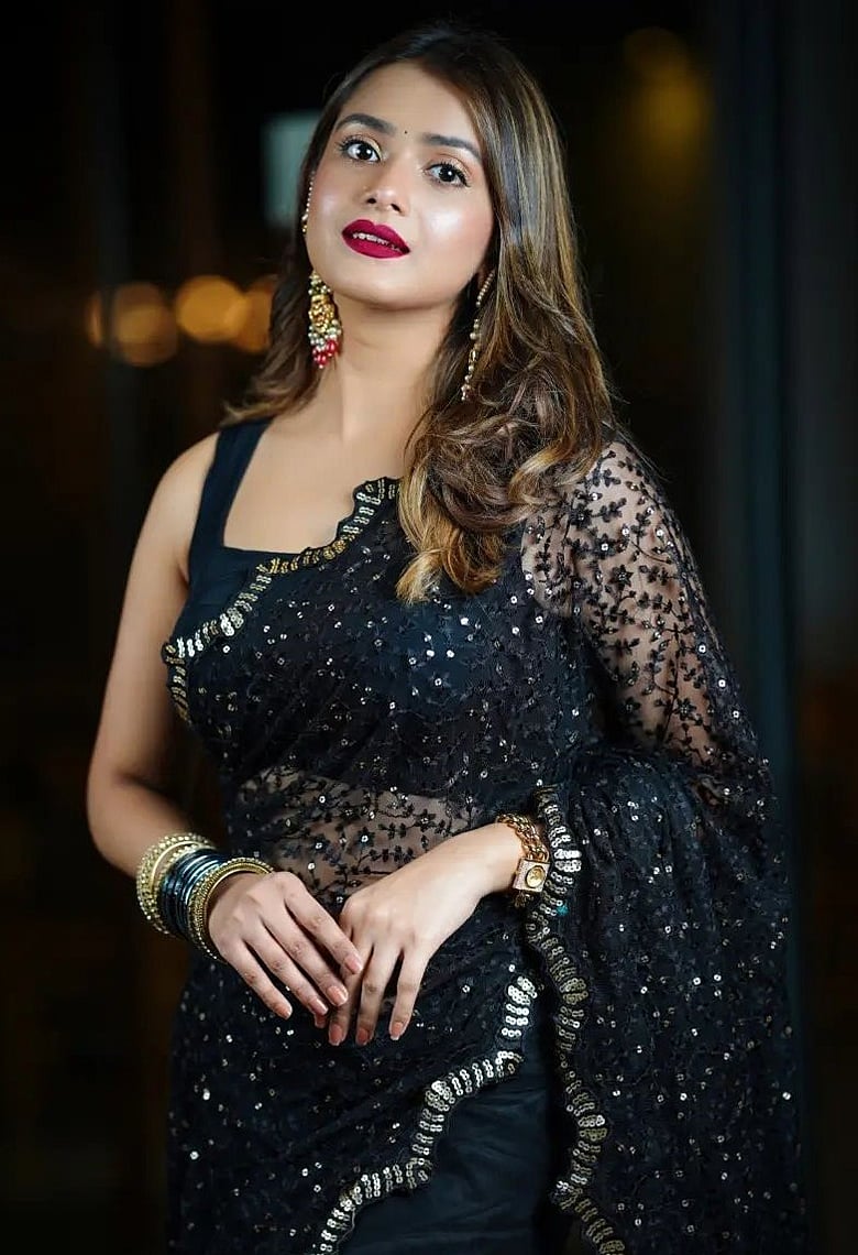 কালোয় জমকালো তানজিন তিশা