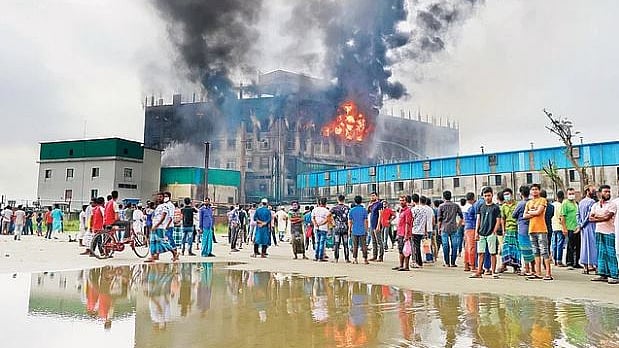 ‘হাশেম ফুডসের অগ্নিকাণ্ডের ঘটনার দুই বছর পার করে মালিকপক্ষকে অব্যাহতি দিয়ে আদালতে অভিযোগপত্র দাখিলের ঘটনাটি দেশে আইনের শাসনের আরেক ধাপ অবনমনের সাক্ষ্য বহন করে।’