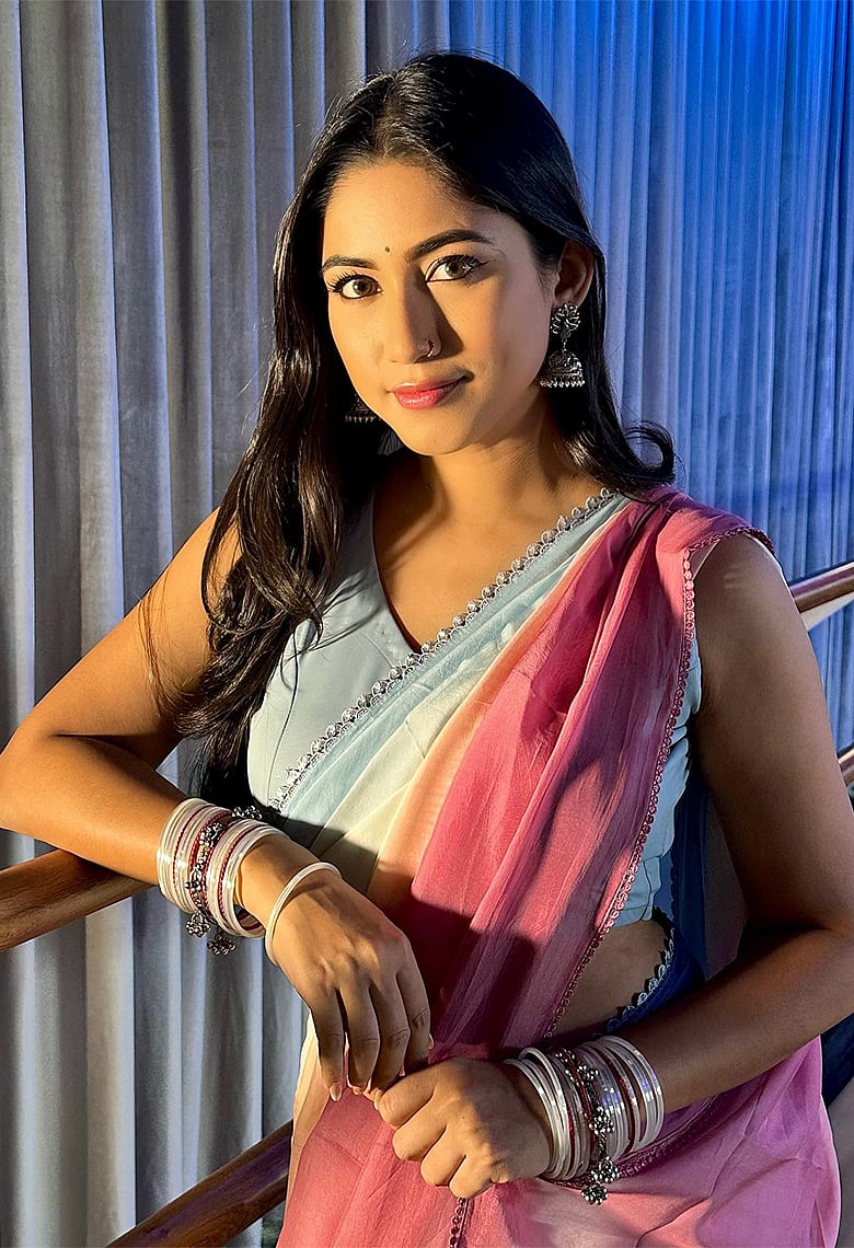 শাড়িতে সুন্দর সাফা ও হৃদি