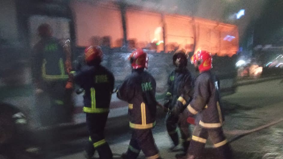 ছবি: ফায়ার সার্ভিসের সৌজন্যে