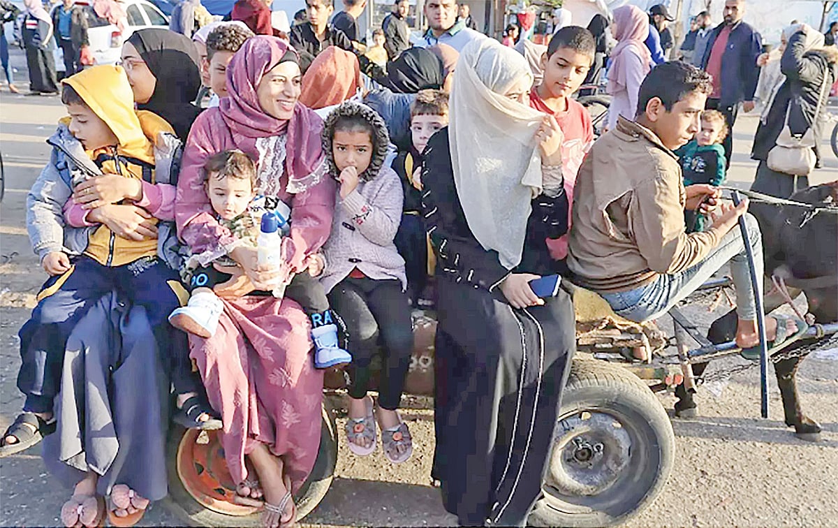 বর্তমানে গাজার ওপর যে হামলা চলছে, সেদিকেই বিশ্বের দৃষ্টি ঘুরিয়ে রেখে পশ্চিম তীরে অবৈধ দখলদারি বাড়ানো হচ্ছে