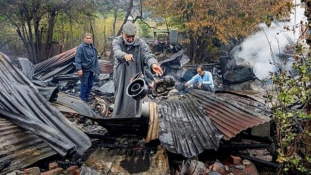 ছবি ইন্ডিয়ান এক্সপ্রেস পত্রিকার সৌজন্যে।
