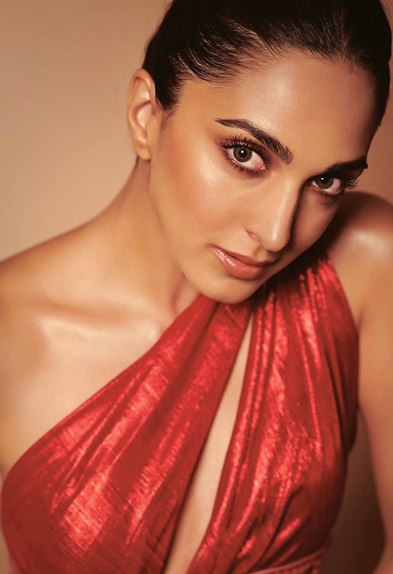 সংবেদনশীল ত্বকের জন্য বিশেষ মেকআপ