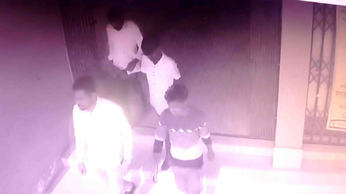 ছবি: সিসিটিভি থেকে নেওয়া