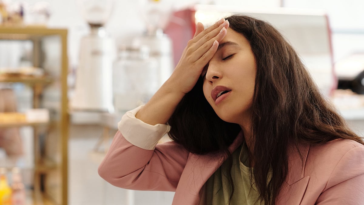 ওষুধের বদলে এই পাঁচ অভ্যাস মানলে মাইগ্রেনের ব্যথায় এত কষ্ট পাবেন না