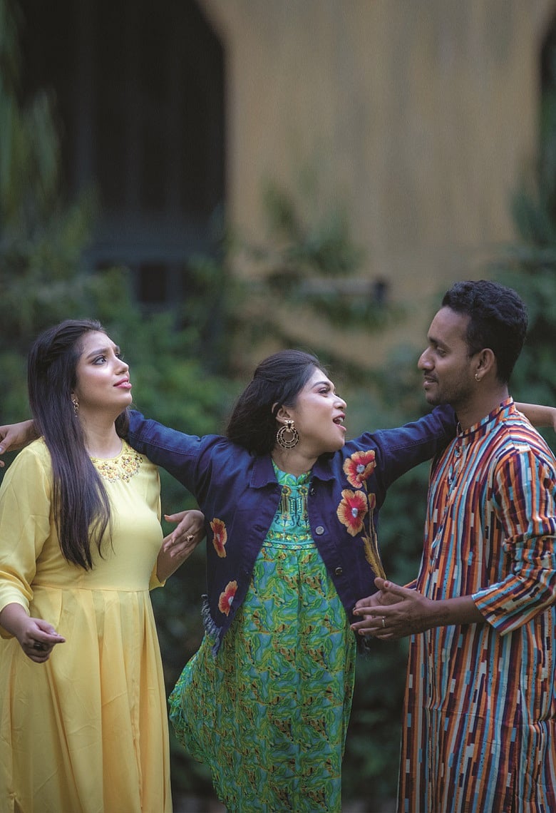 দুজনকেই ভালো লাগলে কী করবেন