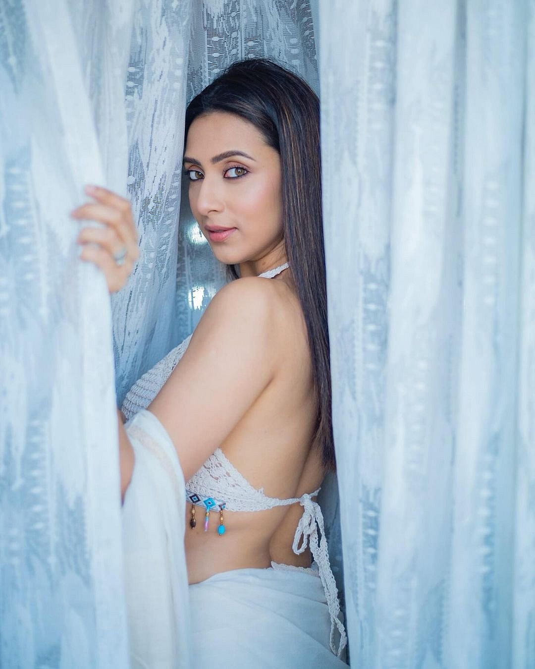 শীতে ত্বক তাজা করবে যে তেল 