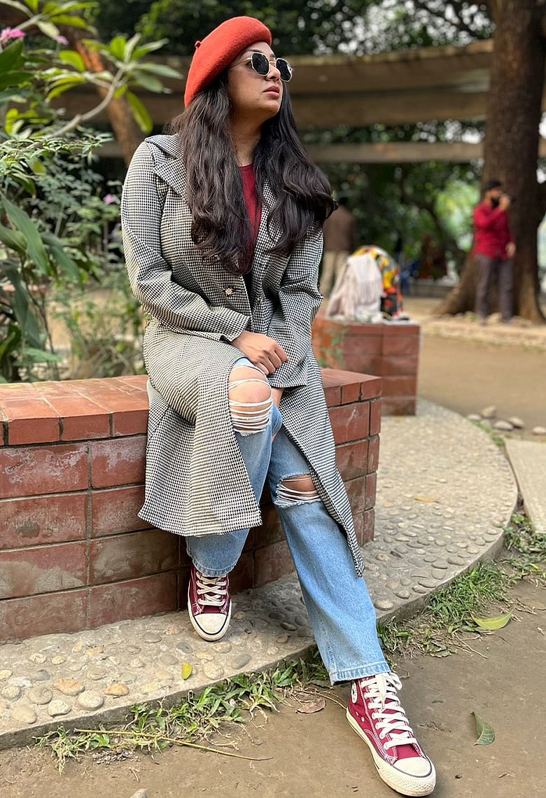 বেগম বাহারের কোরিয়ান স্টাইলের ট্রেঞ্চ কোট পরার এখনই সময়