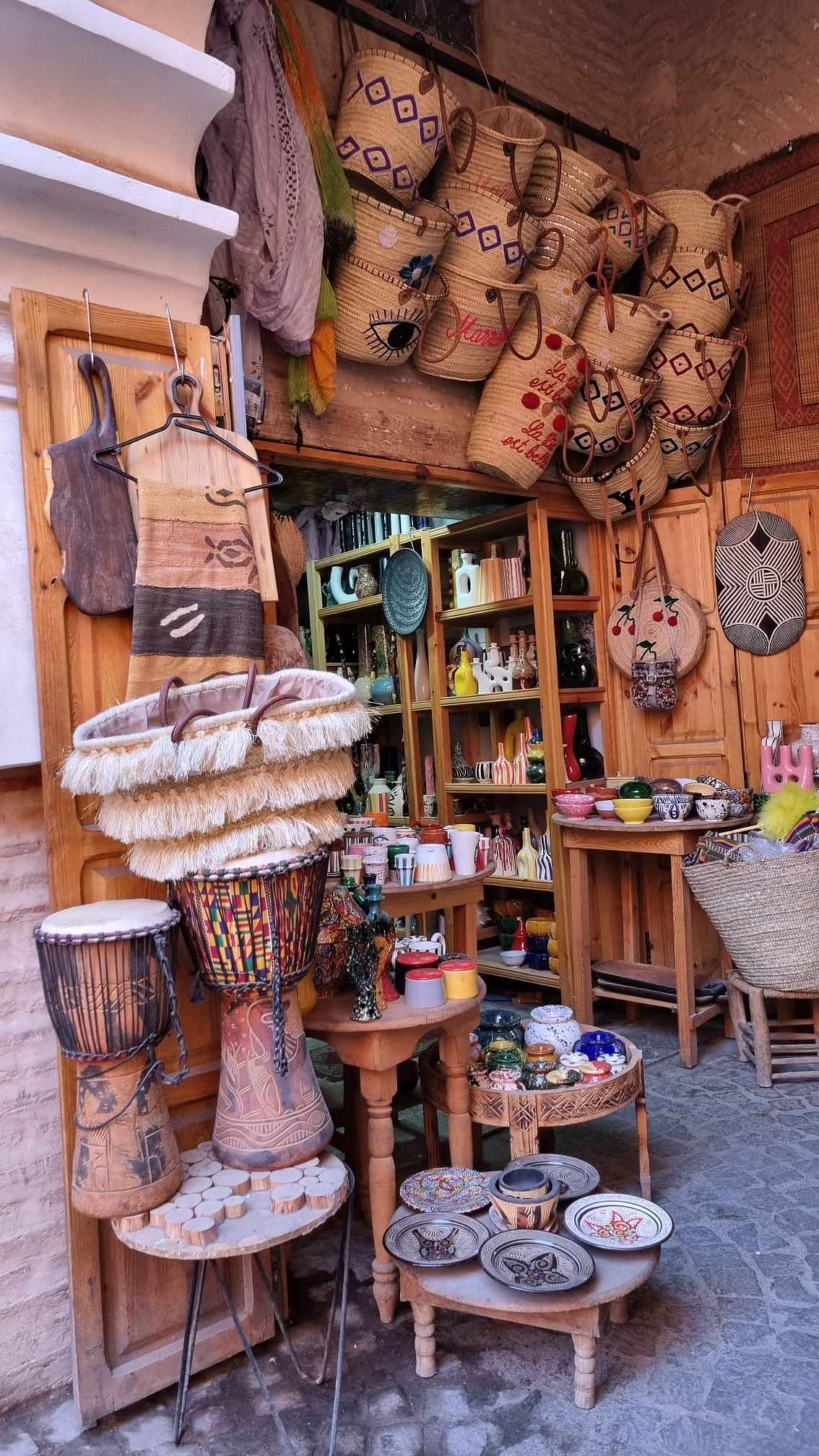 একটি লাল–সবুজ টুপির গল্প