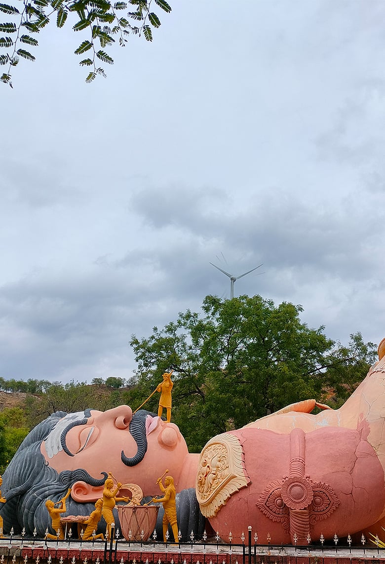 যেখানে স্বমূর্তিতে নিদ্রামগ্ন রয়েছেন কুম্ভকর্ণ