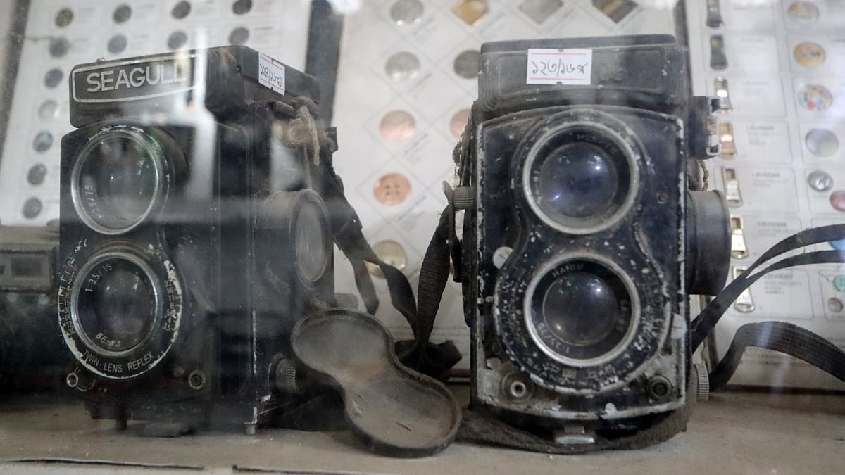 আশির দশকে এই ক্যামেরা দিয়ে স্টুডিওতে সাদা–কালো পাসপোর্ট সাইজের ছবি তোলা হতো