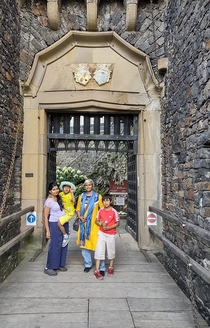 রাইন নদীর এলোকেশী ৪