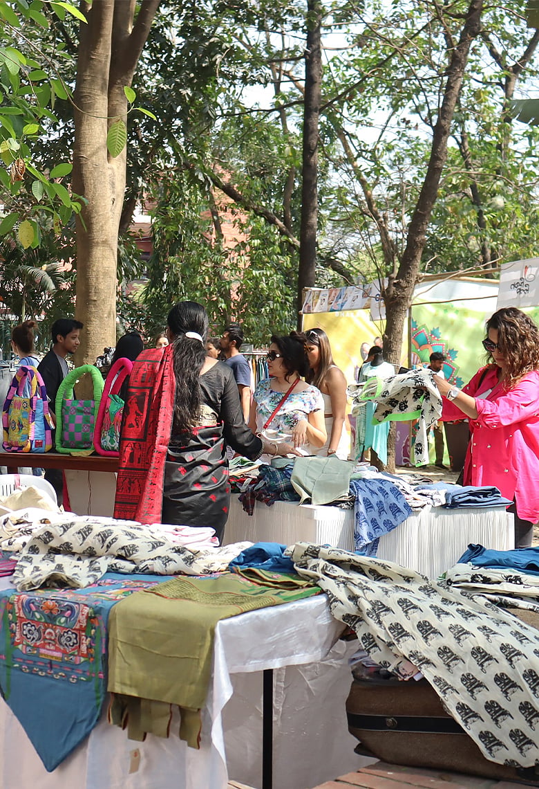 নারী উদ্যোক্তা, কৃষক ও উৎপাদনকারীদের অংশগ্রহণে ঢাকা ফ্লো-র প্রাণবন্ত মেলা ও ফারমার্স মার্কেট