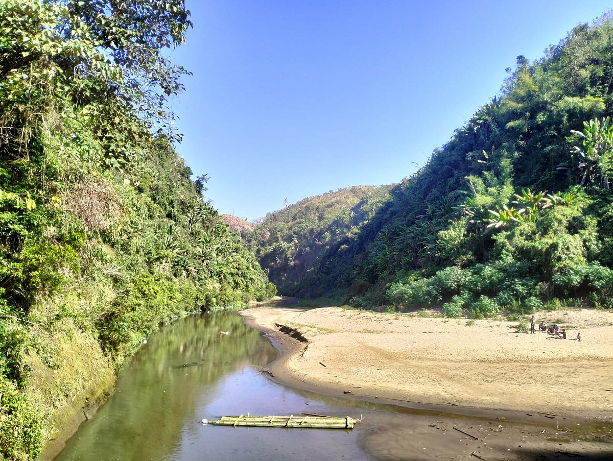 আমতলী ঘাট থেকে তৈন খাল যাওয়ার নয়নাভিরাম পথ।