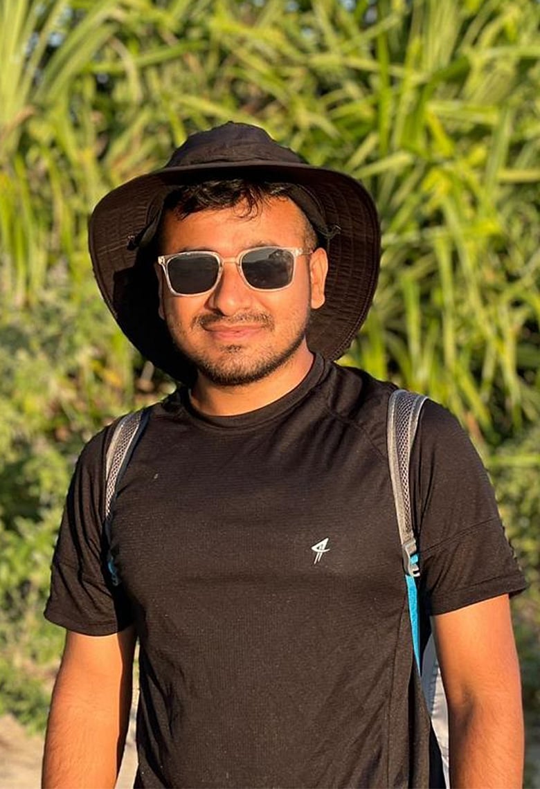 পরিবেশ বাঁচানোর বার্তা নিয়ে পায়ে হেঁটে দেশের ৬৪ জেলা ভ্রমণের গল্প
