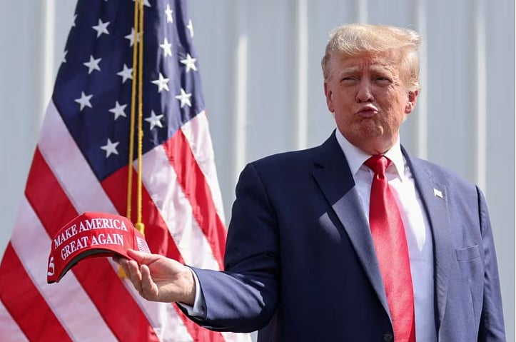 যুক্তরাষ্ট্রের অনেকেই হয়তো একজন একনায়ক চাইতে পারেন: ট্রাম্প কেন এমন কথা বলছেন