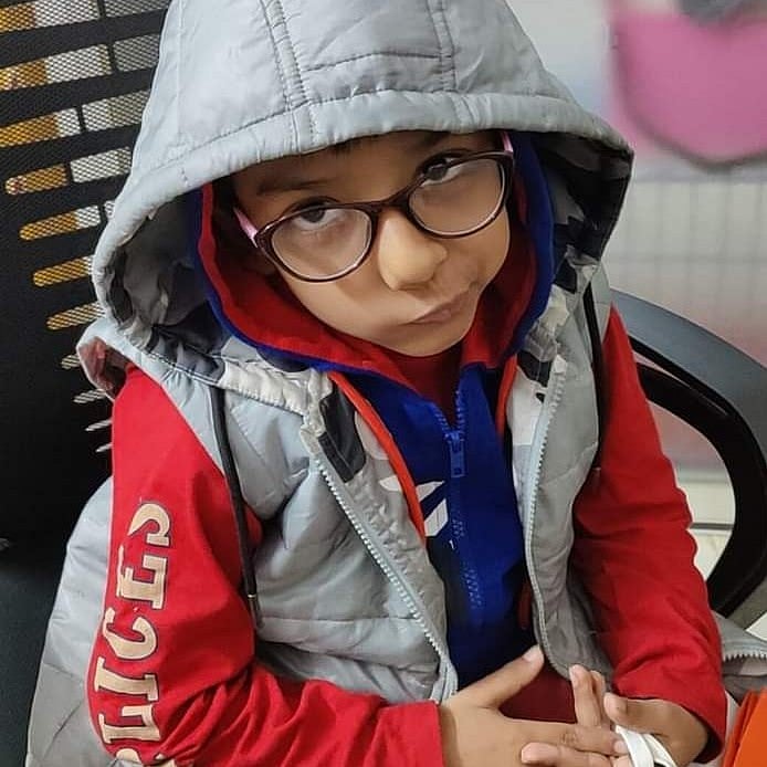 ছবি: পরিবারের কাছে পাওয়া