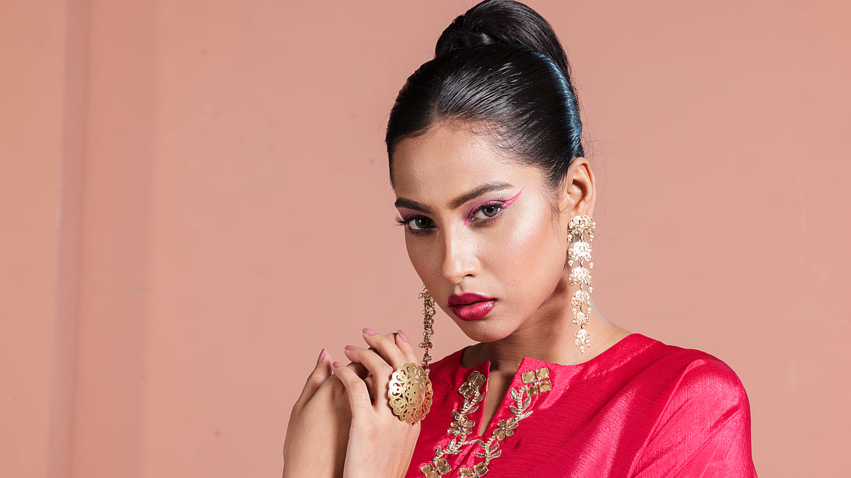 পোশাক: গো দেশি, গয়না: শৈলী, ছবি: কবির হোসেন 