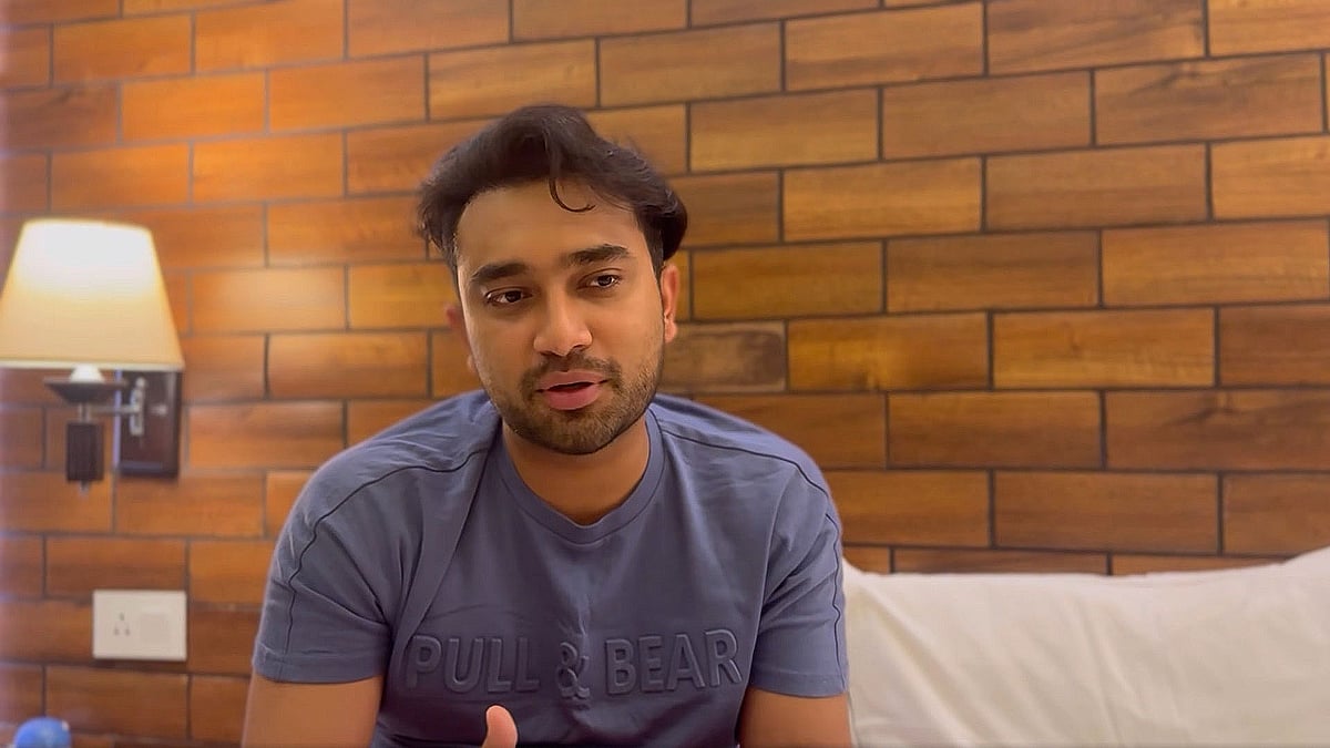 সেই বিতর্কিত ইমোজির রহস্য ফাঁস করলেন জোভান