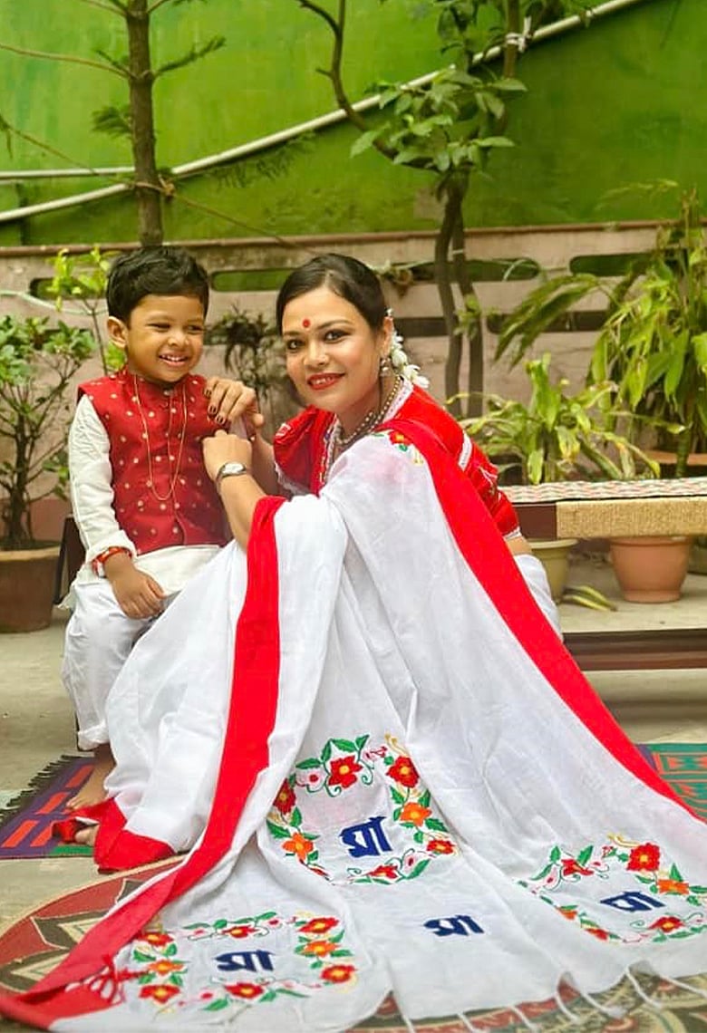 মা দিবস উপলক্ষে সুরঞ্জনার বিশেষ শাড়ি ও ২০ শতাংশ ছাড়