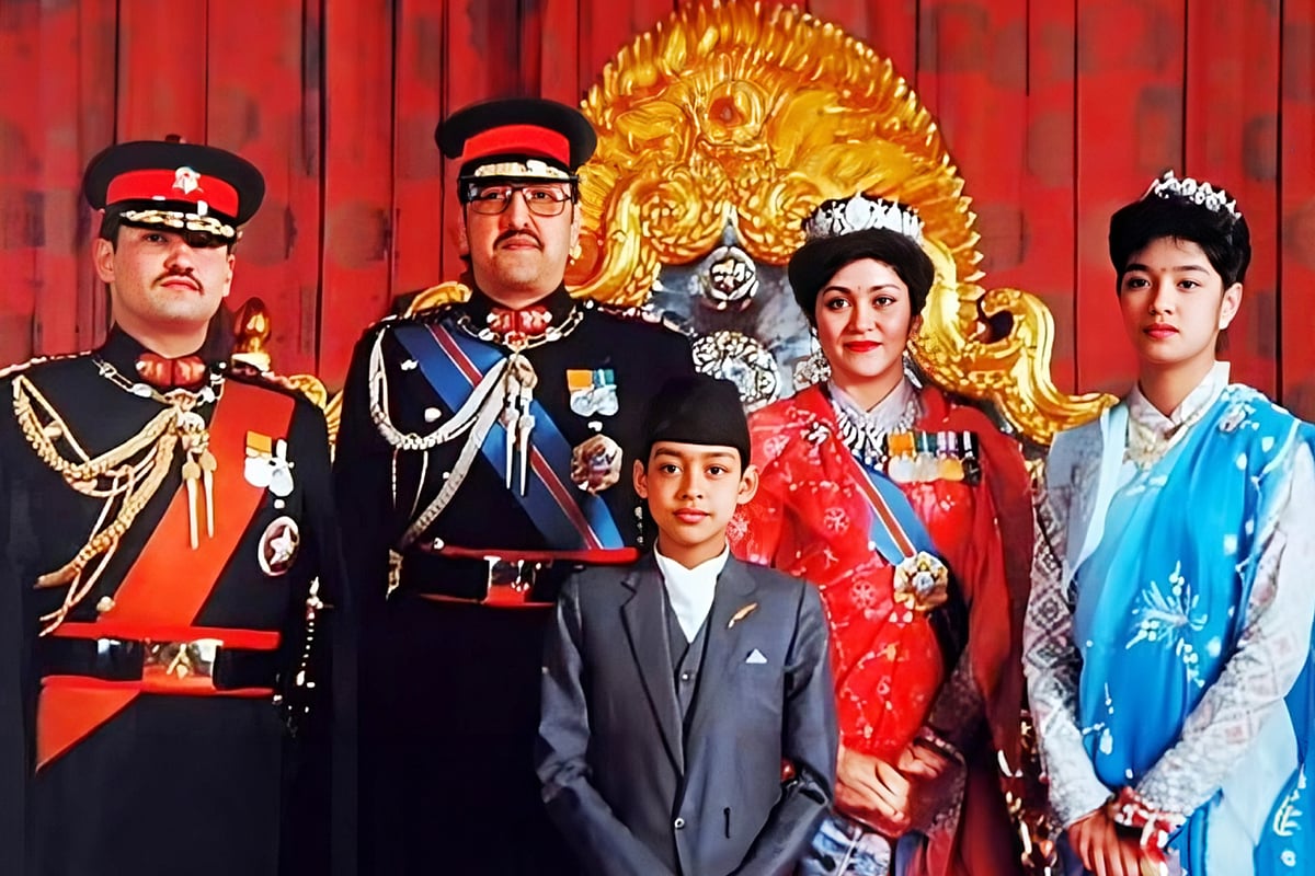 ‘প্রেমকাতর’ যুবরাজের হাতে এক রাতেই শেষ পুরো নেপালি রাজপরিবার by সাইফুল সামিন