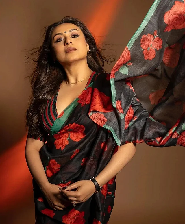 রানি মুখার্জীর শাড়ির আবেদন চিরন্তন